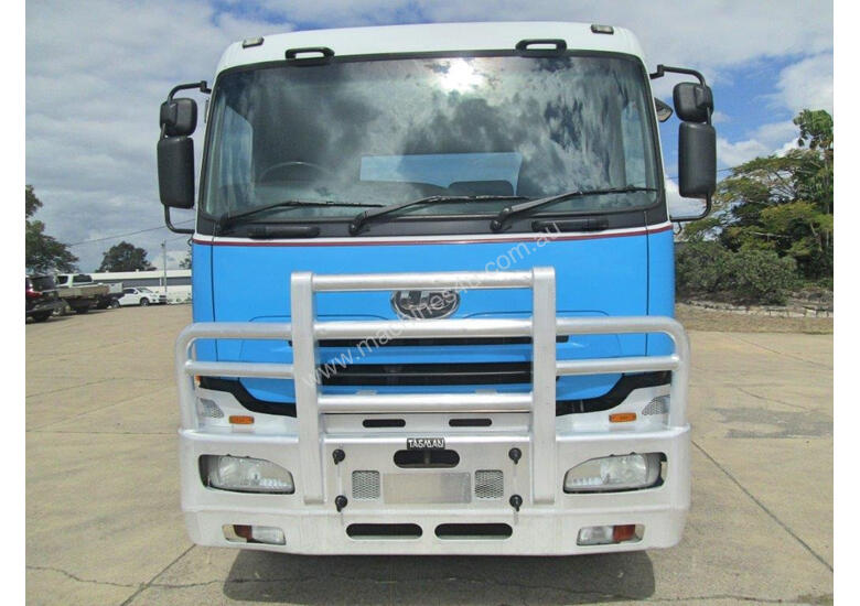 caption UD GW400 Primemover Truck