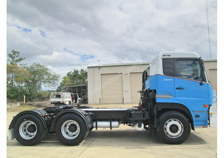 caption UD GW400 Primemover Truck