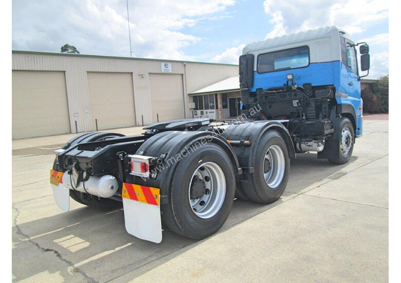 caption UD GW400 Primemover Truck