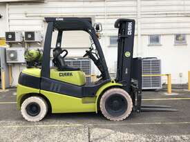 Container Access + Non Marking Tyre 3.0t LPG Forklift - picture0' - Click to enlarge