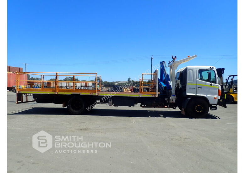 caption 2007 HINO FG1J 4X2 CRANE TRUCK