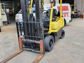 Hyster H2.5TX-2LE Counterbalance Forklift with Container Mast & Sideshift - picture0' - Click to enlarge