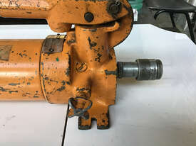 Enerpac Hydraulic Hand Pump Two Speed P80 - Used Item - picture2' - Click to enlarge