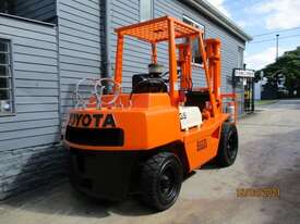 Toyota 3.5 ton LPG Used Forklift #1604 - picture2' - Click to enlarge