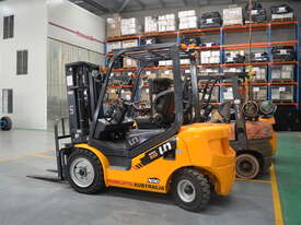 UN Forklift 3T Diesel: Forklifts Australia - the Industry Leader! - picture0' - Click to enlarge