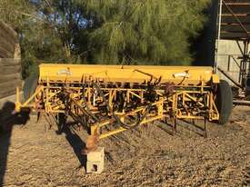 Used 19 Tyne Seeder - picture0' - Click to enlarge