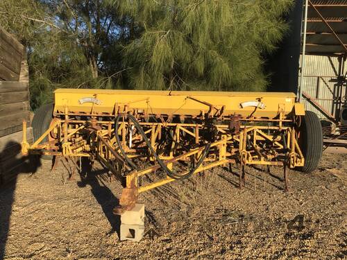 Used 19 Tyne Seeder