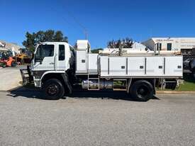 Fire Truck Hino GT 4x4 3000L 52000km Aircon SN1059 - picture0' - Click to enlarge