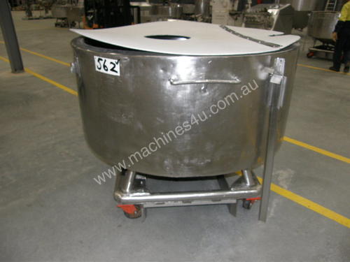 Stainless Steel Jacketed - Capacity 700 Lt.