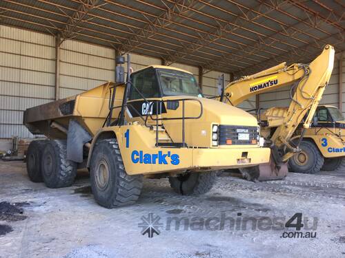 CAT 740 DUMP TRUCK