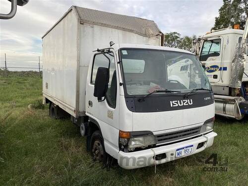 Isuzu NPR 200