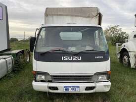 Isuzu NPR 200 - picture0' - Click to enlarge