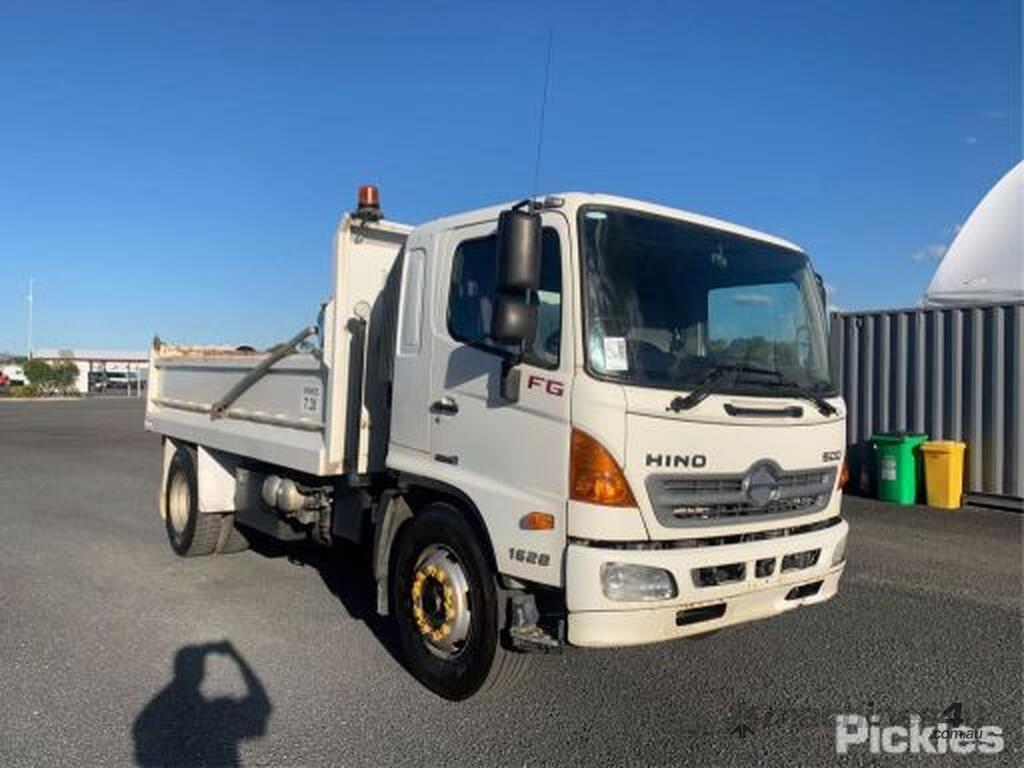 Buy Used Hino FG 500 1628 Service Trucks in , - Listed on Machines4u