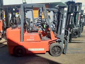 Nissan compact forklift for sale- Container entry mast 3.5 ton capacity 4.5m lift height - picture0' - Click to enlarge