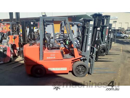 Nissan compact forklift for sale- Container entry mast 3.5 ton capacity 4.5m lift height