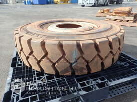 1 X BKT POWER TRAX HD 10.00-20 TYRE & RIM (UNUSED) - picture0' - Click to enlarge