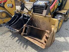 2019 Caterpillar 432F2 Backhoe  - picture1' - Click to enlarge