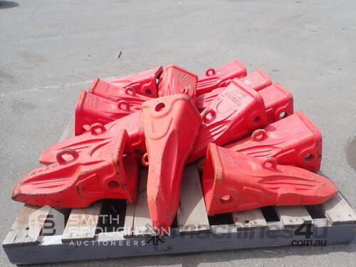 PALLET COMPRISING OF 700 SERIES BUCKET TEETH (UNUSED)