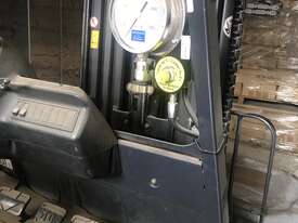 LINDE H25 Counterbalance Forklift - includes container mast and scale - picture1' - Click to enlarge