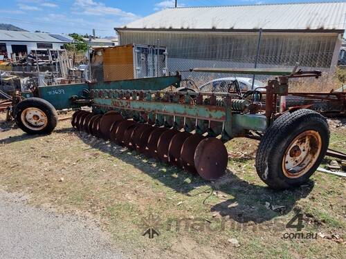 Make - John Shearer Model - 5GP 18 Plate Hydraulic Stump Jump Hydraulic lift Disc Diameter - 540mm C