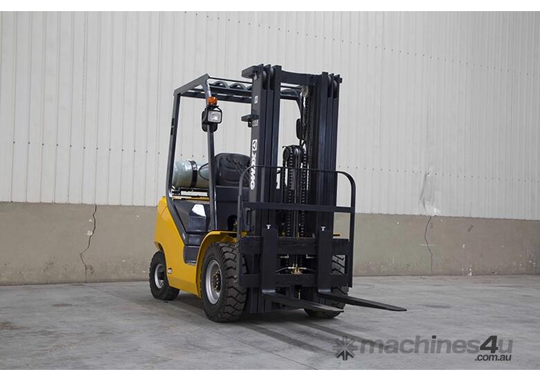 caption XCMG 2.5T Dual Fuel Forklift - With A Nissan K25 engine and 5 Year Warranty Included