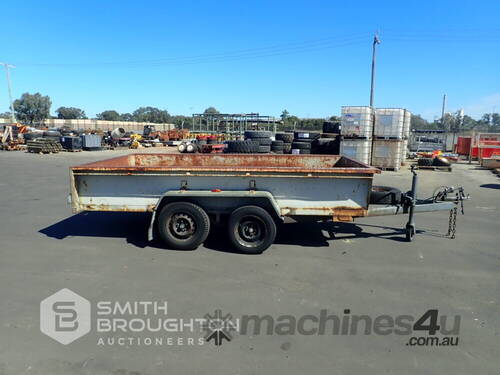 2004 NWE TANDEM AXLE BOX TRAILER