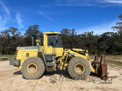 Komatsu WA380-3 Loader/Tool Carrier Loader