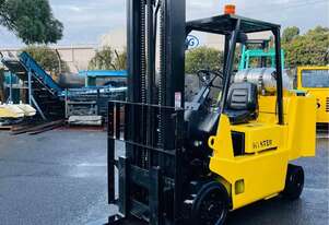 HYSTER S4.00XLBCS COMPACT 4.5T FORKLIFT