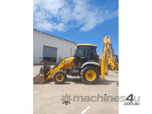 2014 JCB 3CX Backhoe