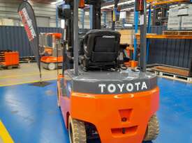 TOYOTA 8FBN25 S/N 18560 2017 MODEL BATTERY ELECTRIC FORKLIFT 4700 MM CONTAINER MAST ** LOCATED IN ST - picture0' - Click to enlarge