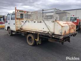 2005 Isuzu NPR 400 Crew Cab Table Top - picture2' - Click to enlarge