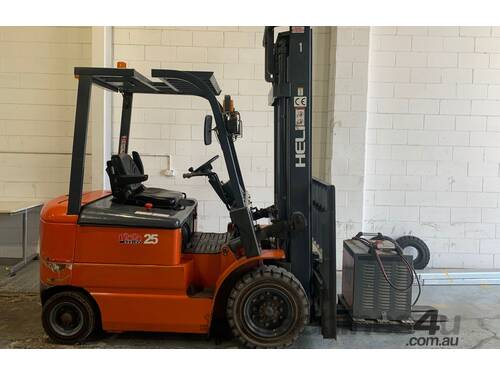 Heli 2.5T Electric Forklift 