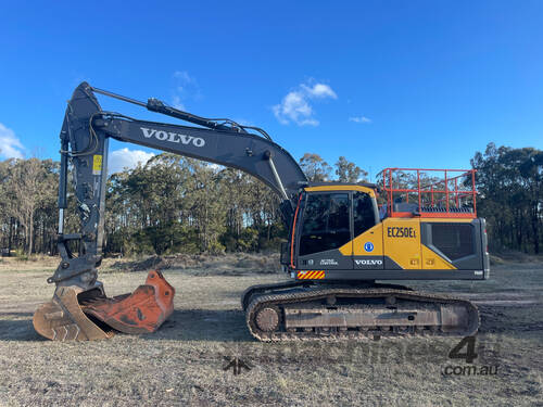 Volvo EC250EL Tracked-Excav Excavator