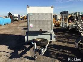 2002 Classic Trailers Off Road Single Axle Enclosed Box Trailer - picture0' - Click to enlarge