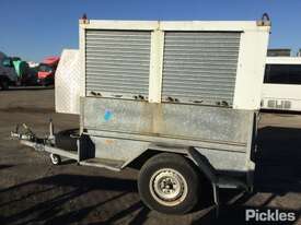 2002 Classic Trailers Off Road Single Axle Enclosed Box Trailer - picture2' - Click to enlarge