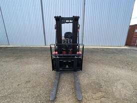 Redlift 3.0T Standard Forklift - picture0' - Click to enlarge