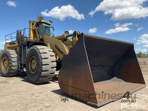 Komatsu WA800-2 Loader (Wheeled)