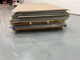 2 Pallets of Various size Probond sheets - picture1' - Click to enlarge