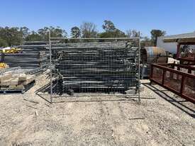 1 x Lot of Assorted Temp Fencing - picture0' - Click to enlarge