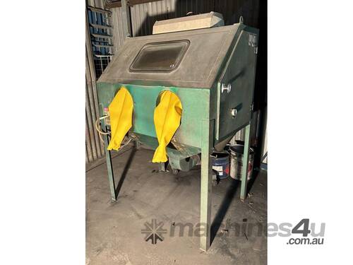 Carsburg Engineering Upright Sandblasting Unit 