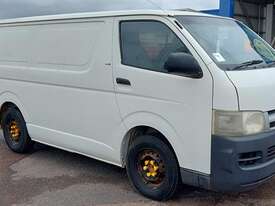 Toyota Hiace 200 - picture0' - Click to enlarge