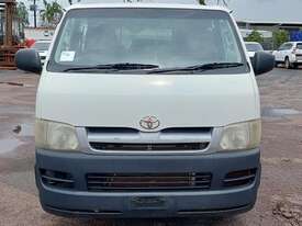 Toyota Hiace 200 - picture0' - Click to enlarge