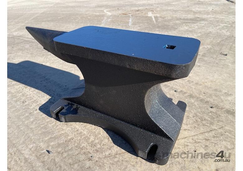 caption Cast Iron 200Lb Anvil