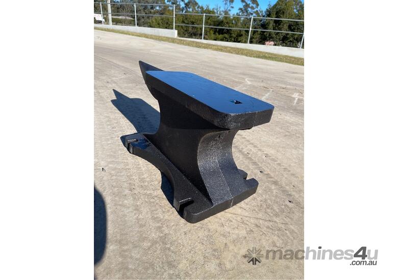 caption Cast Iron 200Lb Anvil