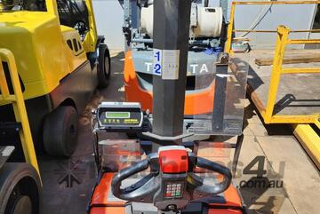 ACTIVE FORKLIFTS - BT Walkie Stacker SWE080L 2017