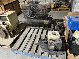Pallet of Compressor & Parts - picture1' - Click to enlarge