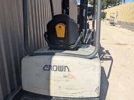 CROWN 1.8T Electric Forklift with Container Mast - picture2' - Click to enlarge