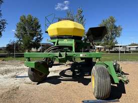 JOHN DEERE 1900 SEED CART - picture0' - Click to enlarge