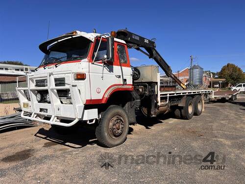 1989 NISSAN CW41 CRANE TRUCK 