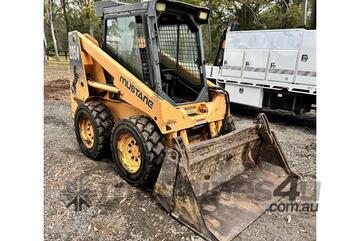 Mustang   2054 SKID STEER